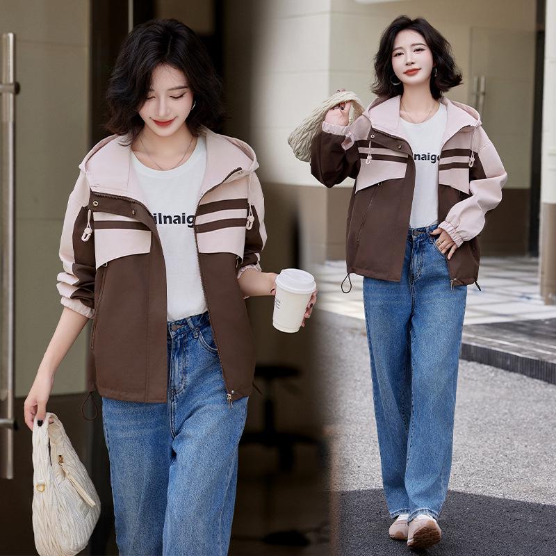 

Доступно для сезона Осень/Зима 2024: Женская модная куртка с капюшоном в корейском стиле с цветными блоками HF6802. M (90-110 jin) розовый