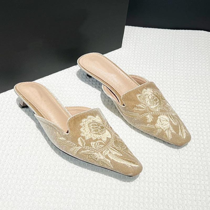 Spring and Summer New Embroidered Baotou Half Slippers Women's Outer Wear Medium Heel Cool Slippers