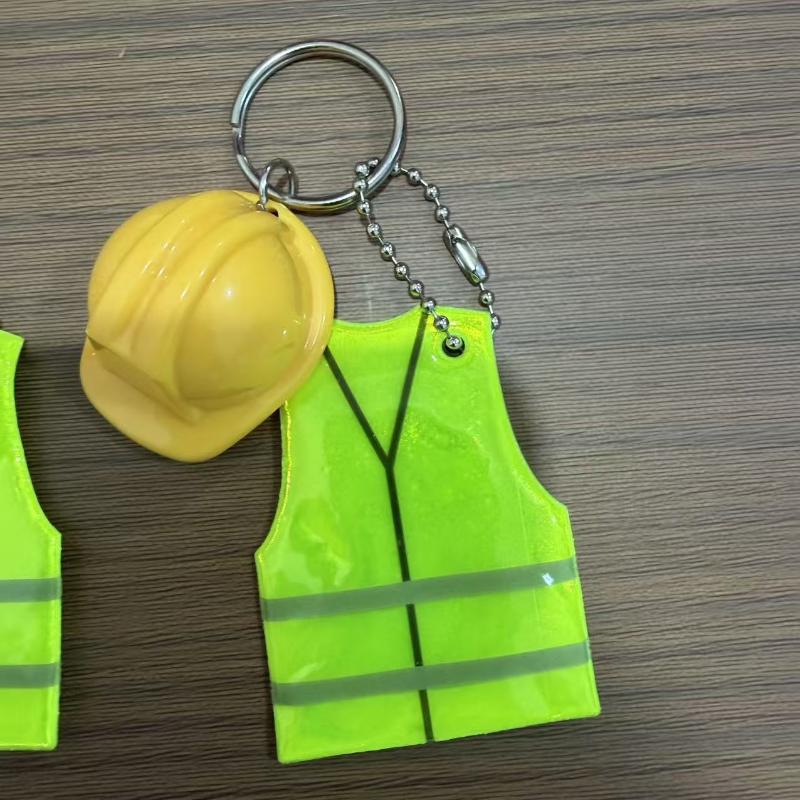 1Pc Creative Vest And Safety Helmet Shaped Keychain Night Travel Reflective Warning Sign Pendant For Backpack Accessories