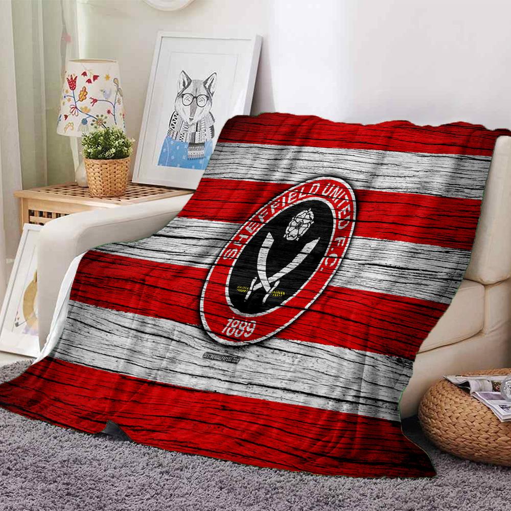 Sheffield Team Crest Flannel Blanket, Soft Polyester, Modern Design, All-Season for Camping, Travel, Gifts for holidays or birthdays