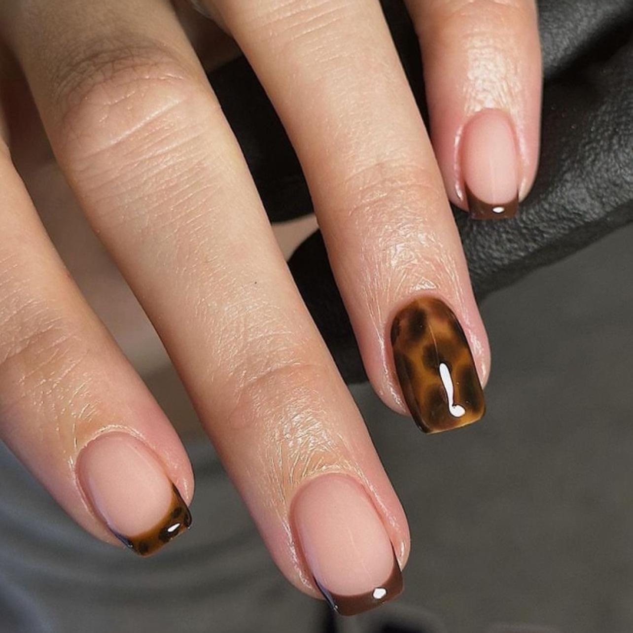 Autumn Ombre Tortoiseshell Press-On French Manicure Nails in Brown Tones