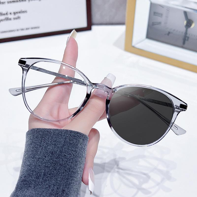 Ins Cat Eye Photochromic Glasses Frames Female Male Outdoor UV Proof Optical Grade Glasses Eye Glasses Travel Retro Spectacles Eyeglasses