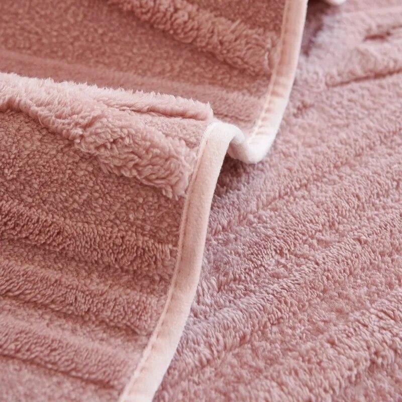 Plüschkissen Herbst und Winter Neu Rutschfester Bezugsstoff Baumwolle Fleece Korallenfleece Sofabezug Sofakissen Verdickt