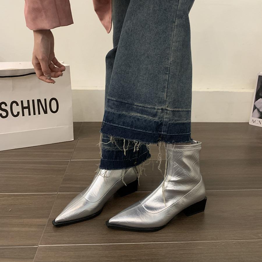 Francouzská móda silný podpatek krátké boty dámské boty 2025 nové jarní a podzimní jednoduché boty špičaté stříbrné temperamentní tenké boty