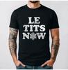 Herren Le Tits Now Buchstaben T-Shirt Lustig Beleidigend Weihnachtsfeier B00b Song Witz Gedrucktes T-Shirt Oberteile für Jungs Erwachsene Kurzarm 2025