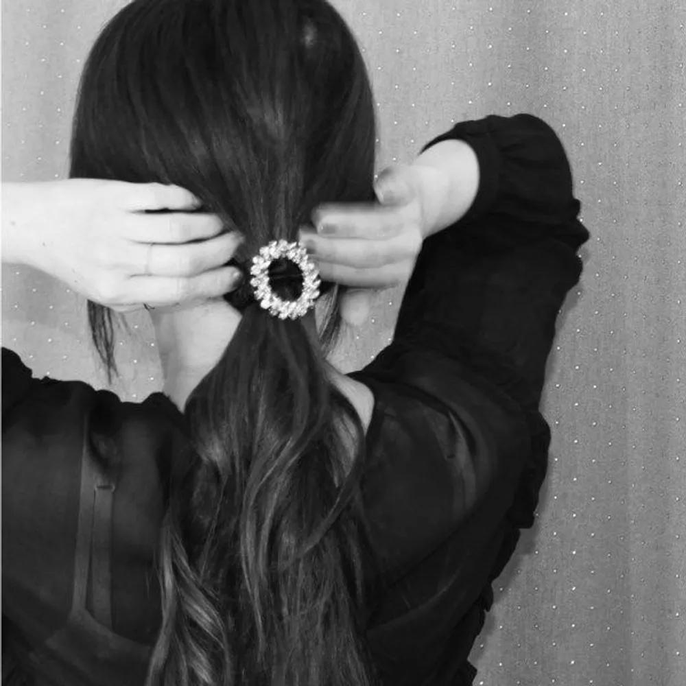 BRILLIANT OFF CRYSTAL Hair ChouChou Pearl