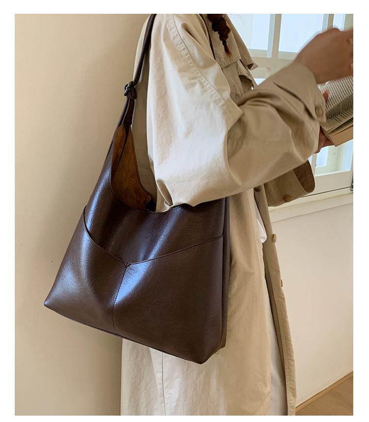 Retro Large-Capacity Textured Shoulder Bag - Women's Fashion Versatile Tote for Autumn/Winter