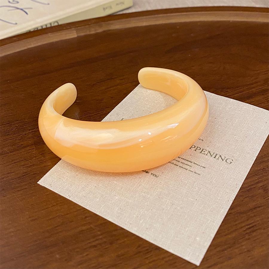 Dopamine Glossy Gradient Ruyi Bangle - Simple, Fashionable, Gentle Temperament Jewelry.