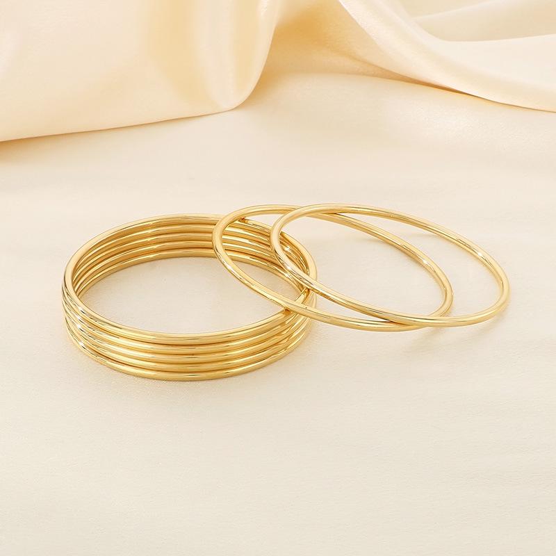 Europäischer & Amerikanischer Stil Stapelbare 3mm Edelstahl 304 Schlichte Drahtarmreifen - Mehrfarbig, Nahtlos, Einteiliges Design.