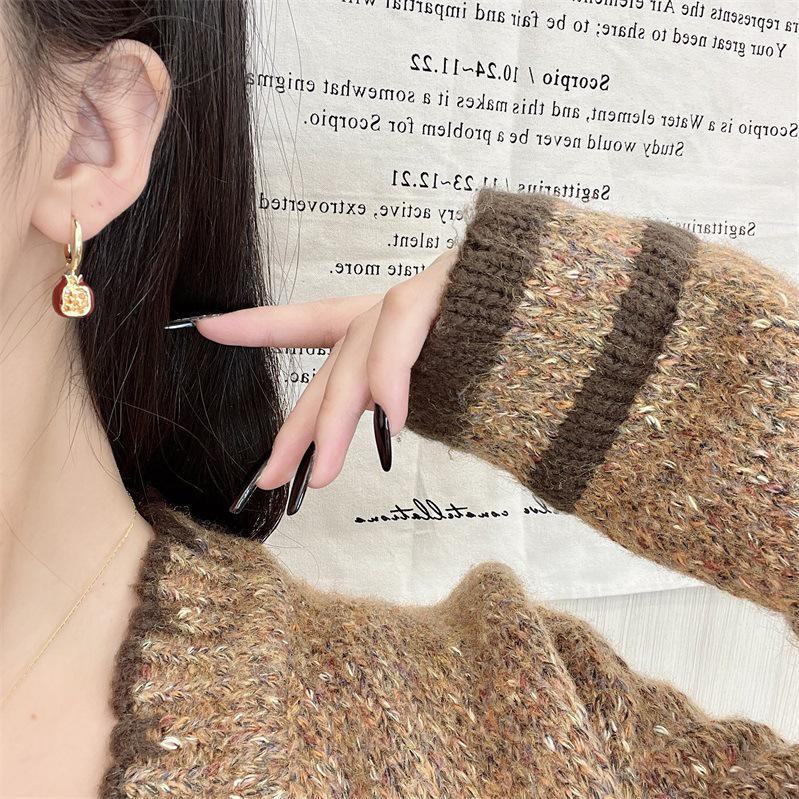 2024 Light Luxury Red Pomegranate Clavicle Pendant Necklace - Unique Design for Women