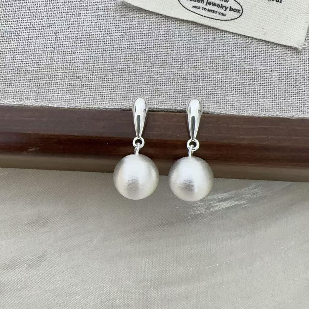 Retro Brushed Metal Ball Stud Earrings - Elegant, High-End, Versatile Fashion for Women