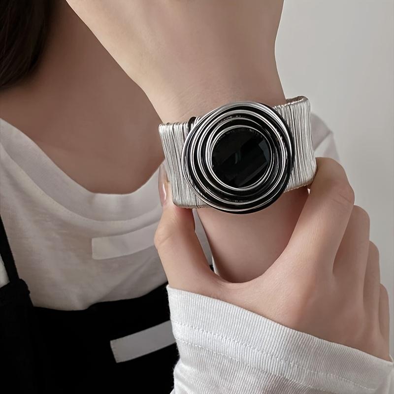 1pc of European and American Style Heavy-duty Hand-wound Coil Bracelet, Fashionable Design, Light Luxury Temperament, Punk Arm Ring
