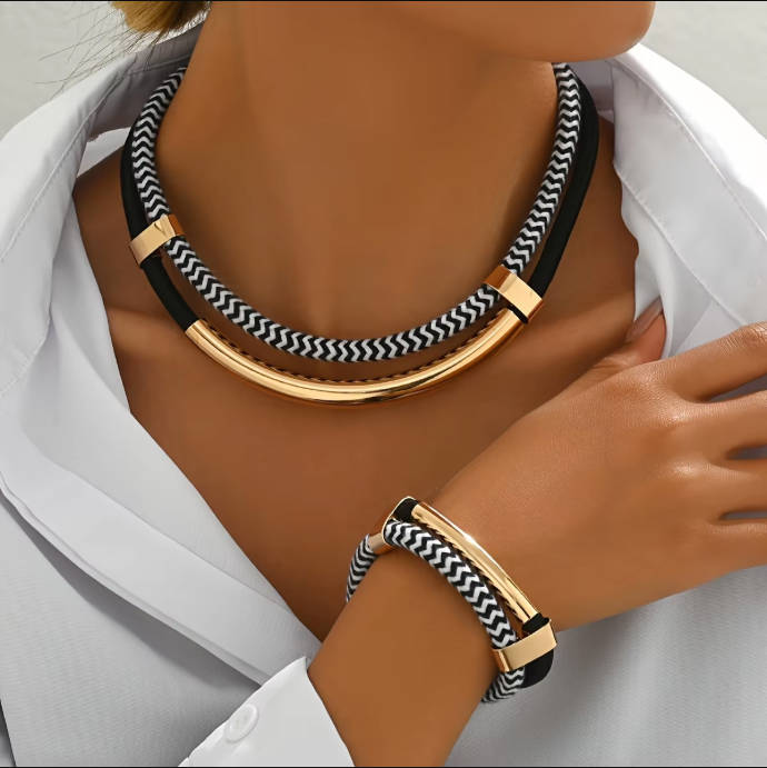 2PCS Set New Fashion Black and White Thick Double Line Metal Tube Exaggerated Hip-Hop Necklace Bracelet Set for Daily Wear