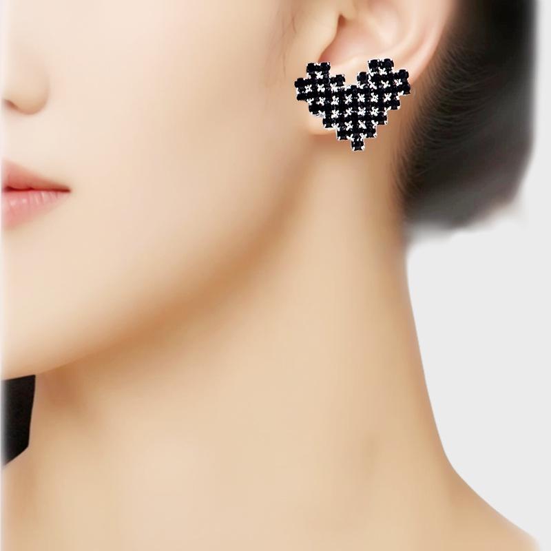 Korean Style Luxurious Heart Diamond Silver Stud Earrings for Women