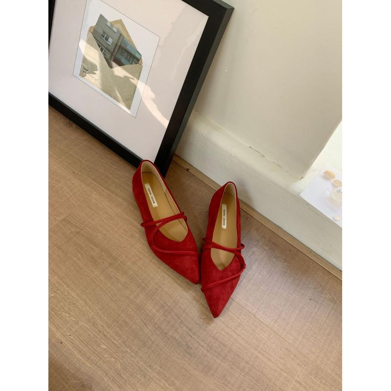 Hong Kong French retro Mary Jane shoes women's autumn 2025 new shallow mouth niche suede inner height-increasing pointed single shoes