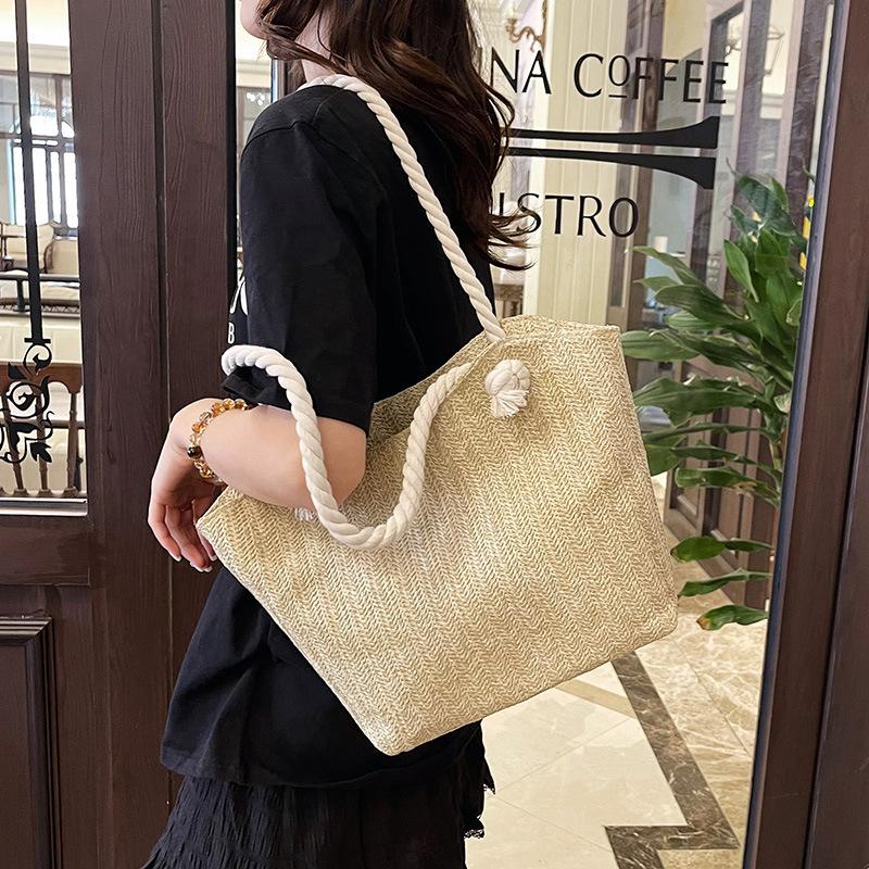 Fashionable Large-capacity Single-shoulder Tote Bag and Fresh Underarm Woven Handbag