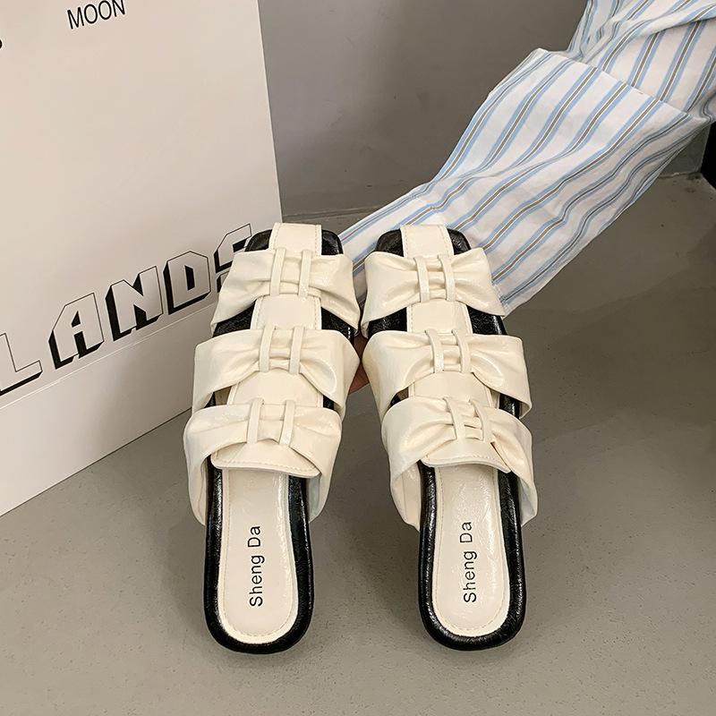 2025 French bag head half slippers women's summer wear new pleated Mueller women's shoes one-pedal low-heeled slippers