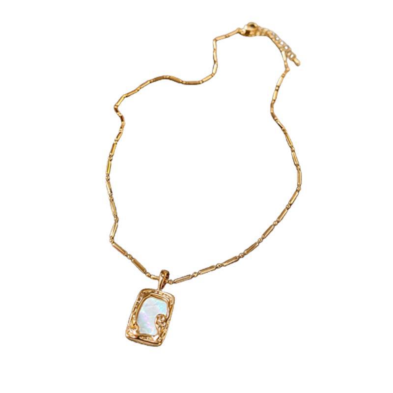 Real Gold Electroplated Square Pendant Necklace: Retro Clavicle Chain, Elegant All-Match Luxury Design