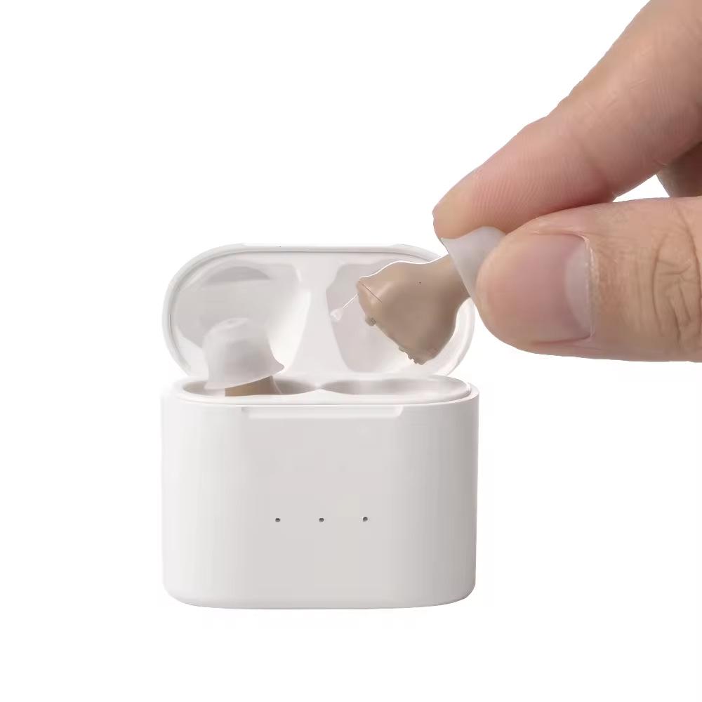 

Внутриканальный слуховой аппарат, зарядное устройство и усилитель звука для пожилых людей с потерей слуха UK Plug