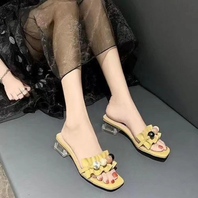 Fashion Women's Slippers and Ladies Sandals Rubber Low Heel Slides On Sale Designer Luxury Waterproof Small Size Korea Style Pvc Shoes