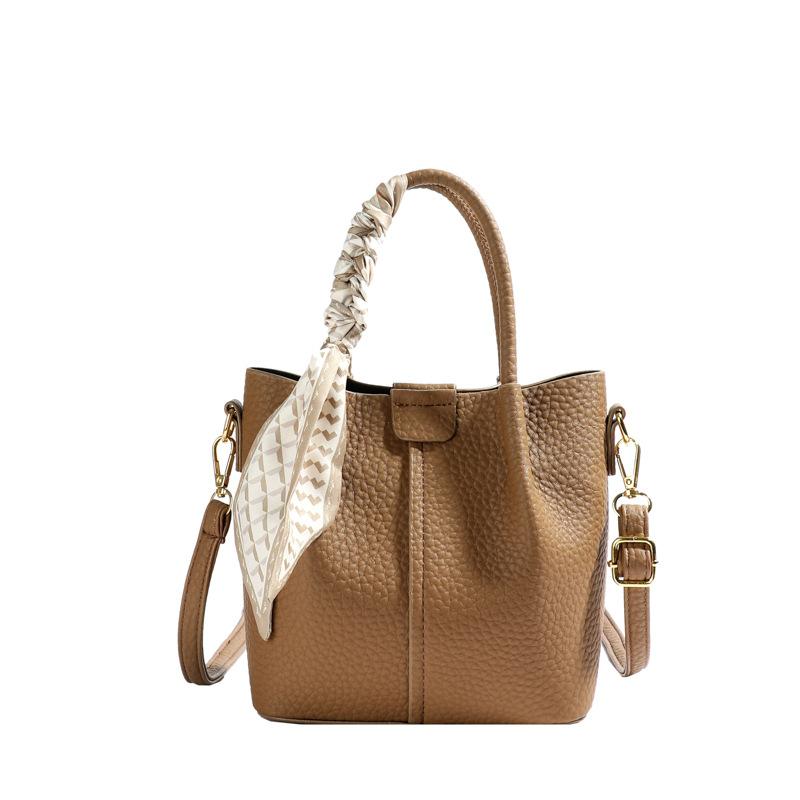 

Популярная в этом году женская сумка большой вместимости 2025 новая осенне-зимняя универсальная повседневная наплечная сумка-ведро для поездок на работу