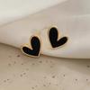 Korean version of love stud earrings, niche minimalist design retro earrings, high-end temperament heart-shaped jewelry