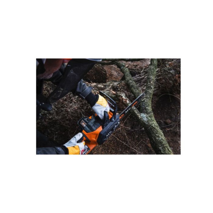 AEG Tronçonneuse 18V BRUSHLESS ACS18B30-0, longueur de coupe de 30 cm, vitesse de chaine 10m/sec, livrée sans batterie ni chargeur