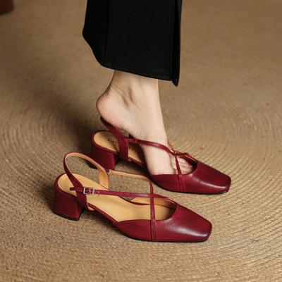 Neue Rindflechsen-Weichsohlen-Mittelabsatz-Sandalen Sommer Damen Taschenkopf-Sandalen Leder Casual Größe hinten offen Sandalen Damen