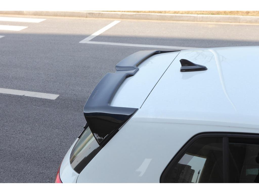 Golf 8 Rear Wing: Easy Installation, Non-Destructive Car Accessory with Quality Guarantee