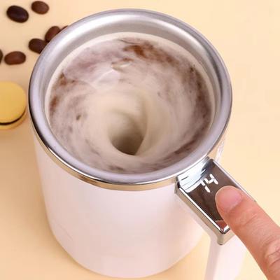 Neuer tragbarer elektrischer Rührbecher mit Magnetkraft und digitalem Display-Design. 1-Klick-Mischen. Kleine Kaffeetasse aus Edelstahl 316.