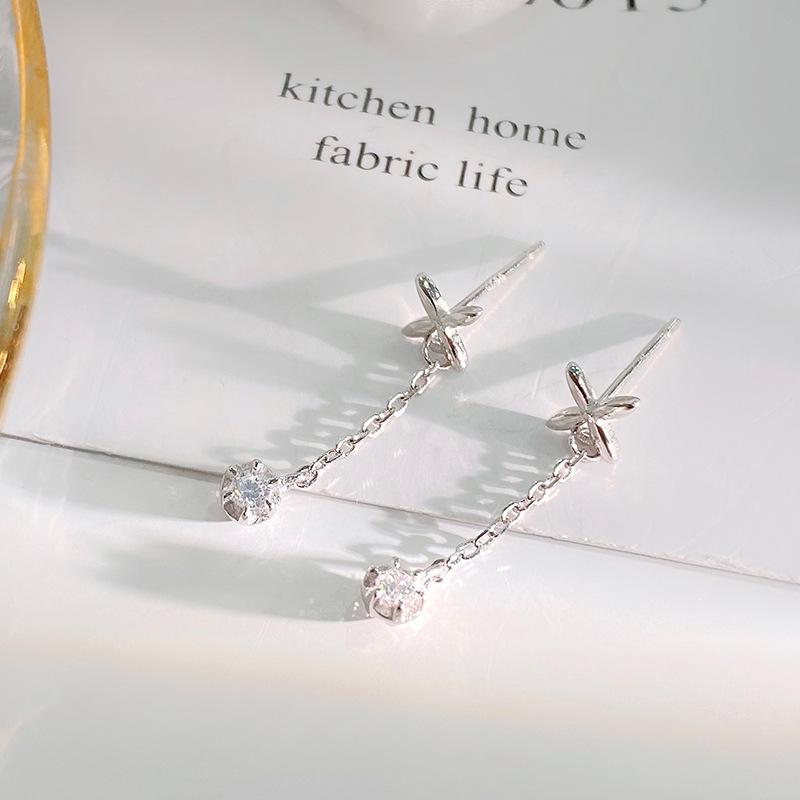 Exquisite Flower Tassel Earrings Light Luxury Fashionable High-end Long Earrings Make Your Face Look Thin