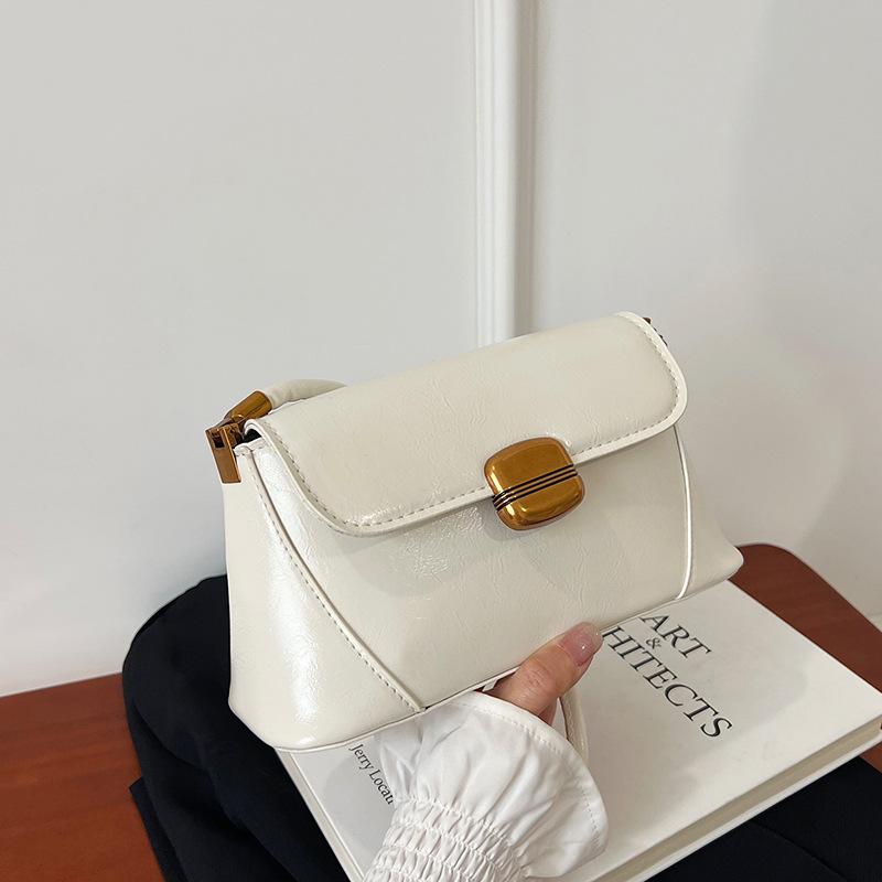 French niche underarm bag women's 2025 new shoulder bag, high-end versatile ins fashion popular baguette bag