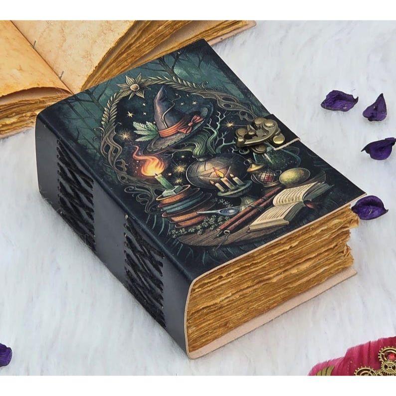 

Дневник «Книга заклинаний ведьмы» | Винтажный магический гримуар ручной работы | Запираемый кожаный переплет для письма и рисования 7 x 5 in