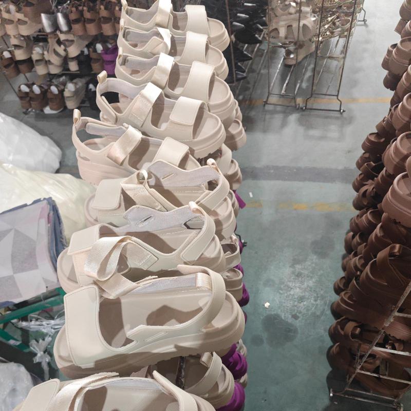 2026 Casual Outdoor Fashion Comfortable Causal Ladies Sandal High Quality Beach Shoes Summer Platform Women Sandals