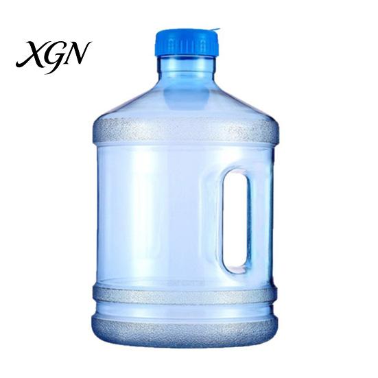 Food Grade Plastic Water Jug Reusable with Handle And Screw Top, 3.78L Capacity Portable Dispenser Bucket Dispenser, Bottle for Home Office