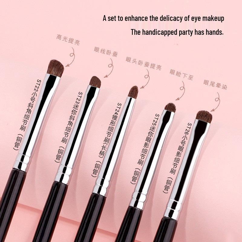 Beveled Pony Hair Detail Brush for Eyeliner, Eyeshadow, Under-Eye Blending.