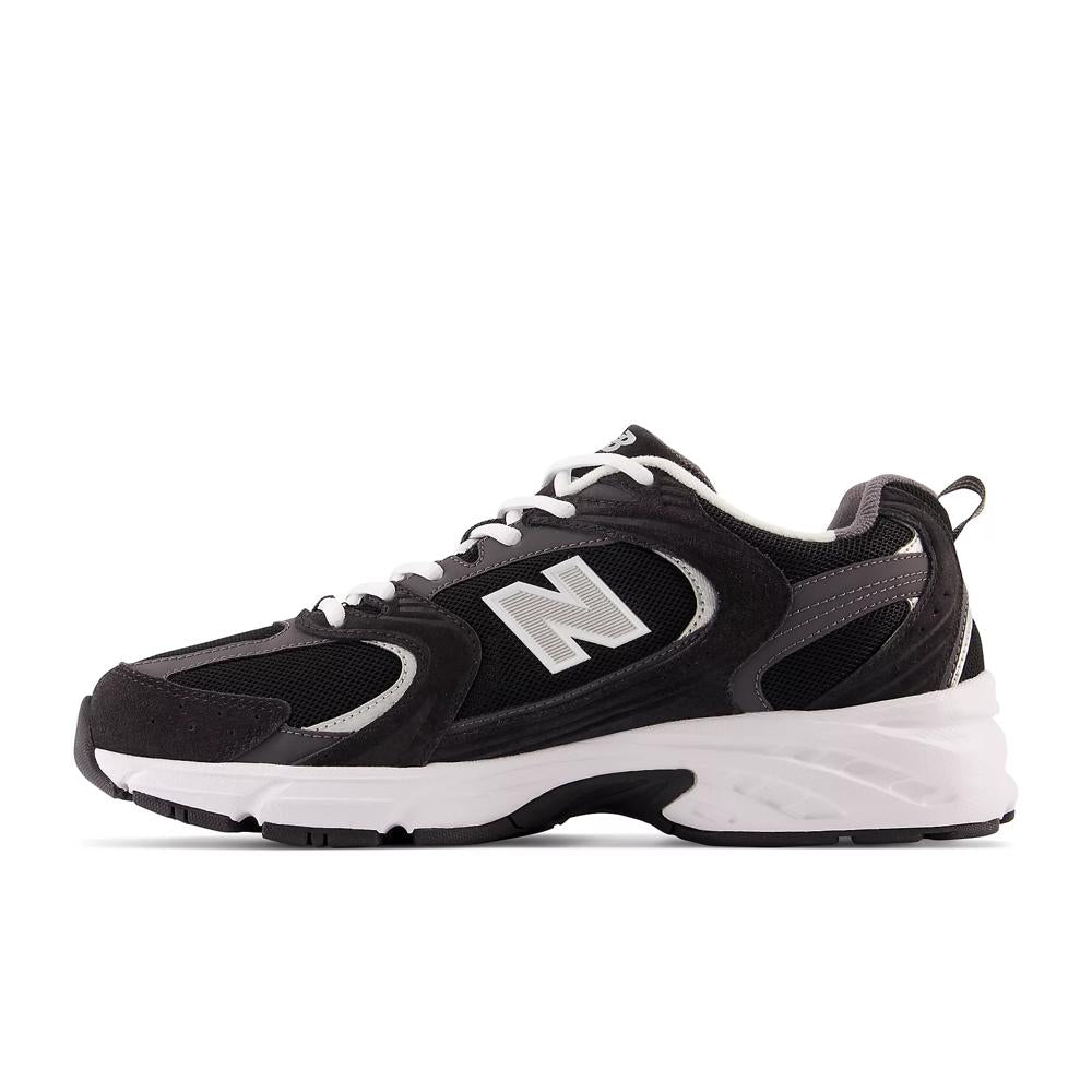 Sneakers New Balance Black / Silver Metallic 530
