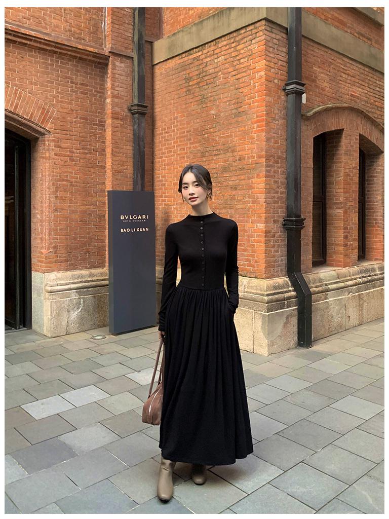 Elegant French Black Knit Long-Sleeve Dress for Women - Early Autumn, Waist-Cinching, Perfect Inner Wear or Base Layer Skirt