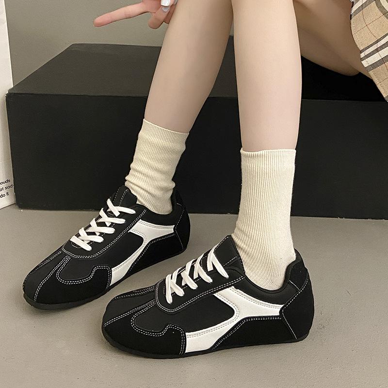 Popular retro contrasting color round square head inner height-increasing German training shoes women's autumn 2025 casual Forrest Gump board shoes