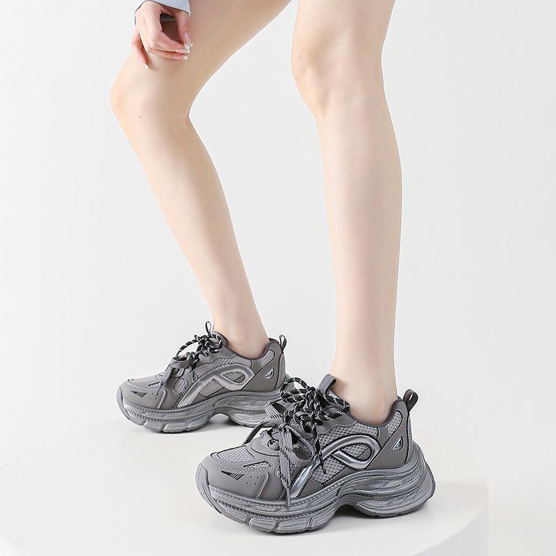 Strictly selected 2025 platform shoes women's shoes are versatile in summer, and the soft soles of new women's shoes are not tiring.