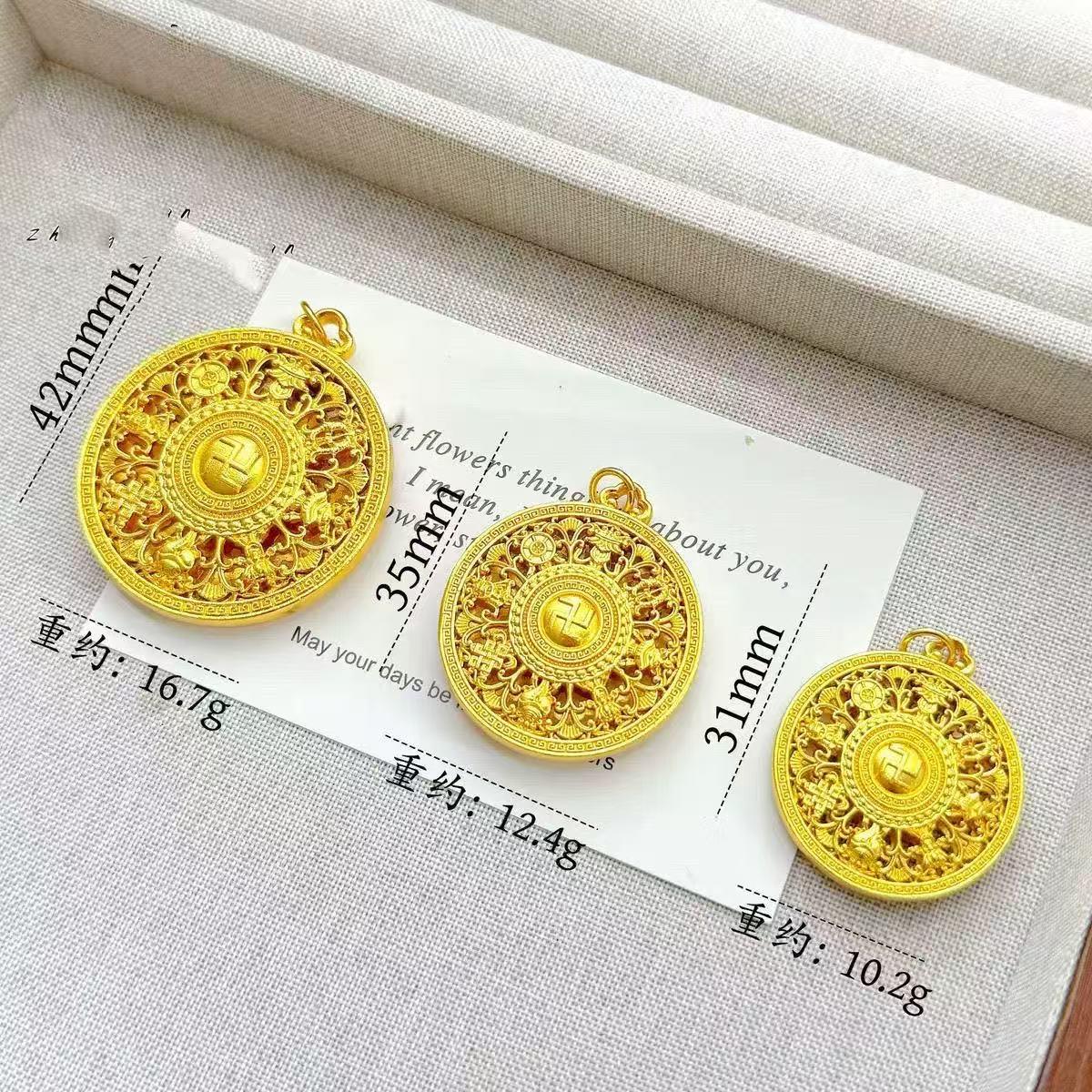 

Fu Character Sand Gold Compass Pendant: Double-Sided, Light Luxury, Shell-Inlaid Jewelry for Women