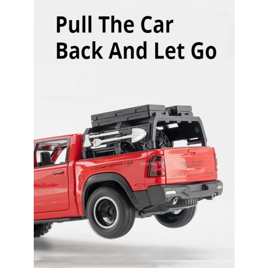 1/32 Dodge Mammoth Toy Car Model Alloy Diecasting with Rear Wheel Pull Back Sound and Light Toys Vehicles Models Gift for Boys