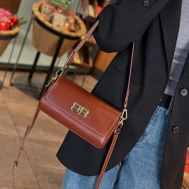 

Женская сумка через плечо из натуральной кожи 2025 года — высококачественный нишевый дизайн, модная и универсальная сумка-мессенджер для поездок на работу и подмышку