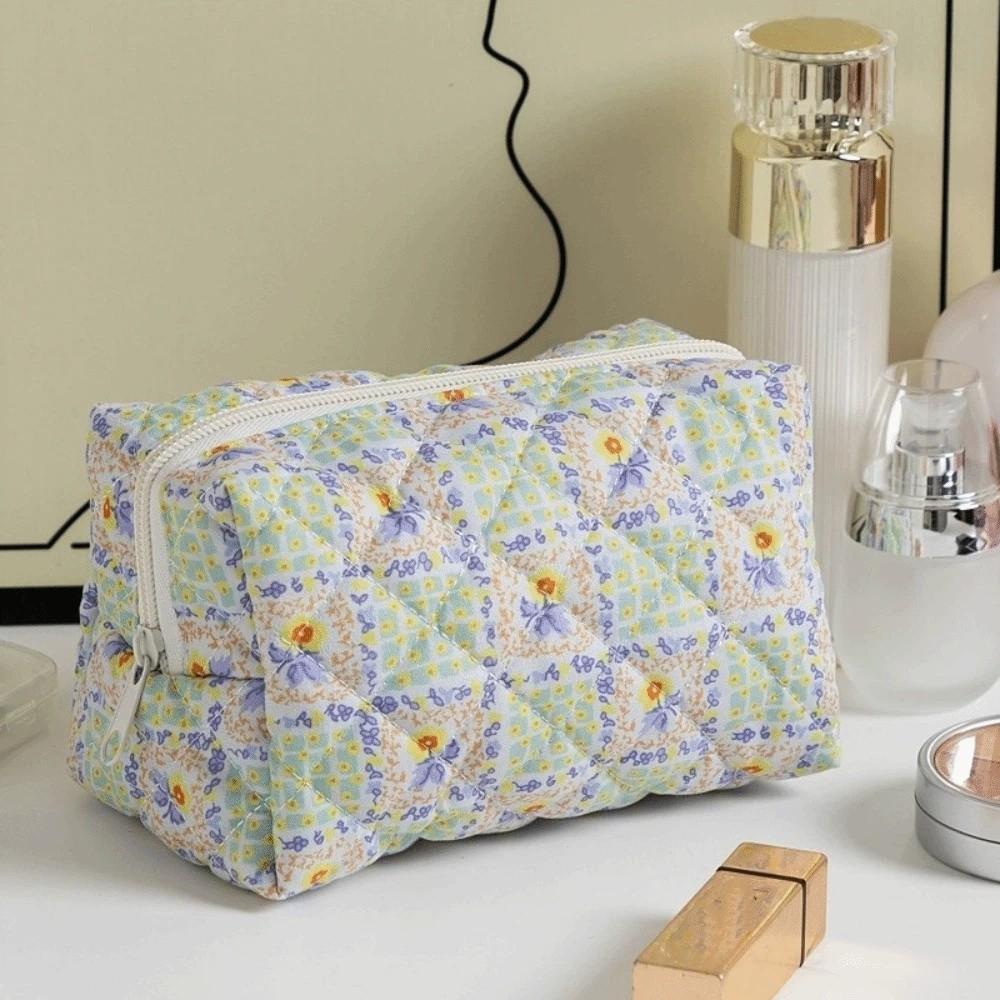 Large Capacity Cosmetic Bag Quilted Makeup Storage Bag Aesthetic Toiletry Bag Travel