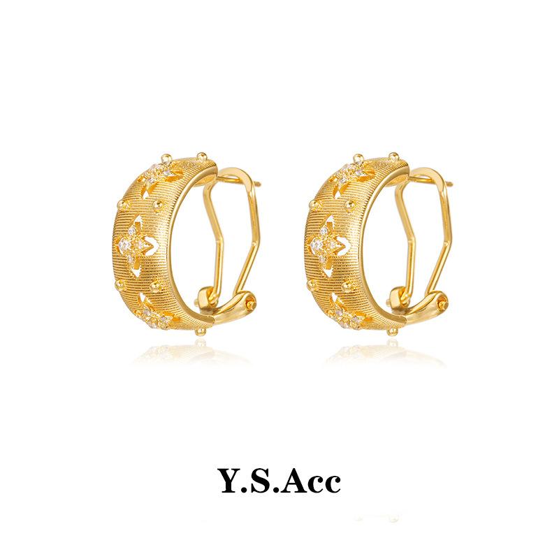 2025 Gold Versatile High-End Hollow Earrings Women S Exquisite Stud Earrings Design Ear Jewelry золотой