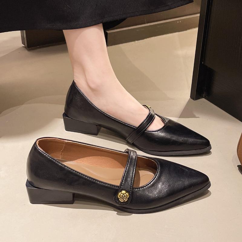 

Новая обувь на низком каблуке для женщин, подходящая для формальной деловой и профессиональной одежды. Двухцветная повседневная обувь в зрелом стиле. 35 чёрный