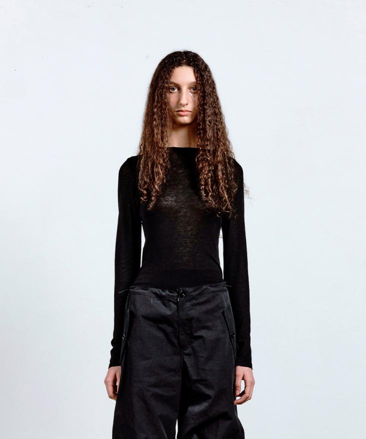 Kueoumeon Wool Blend Long Sleeve Top (Black)