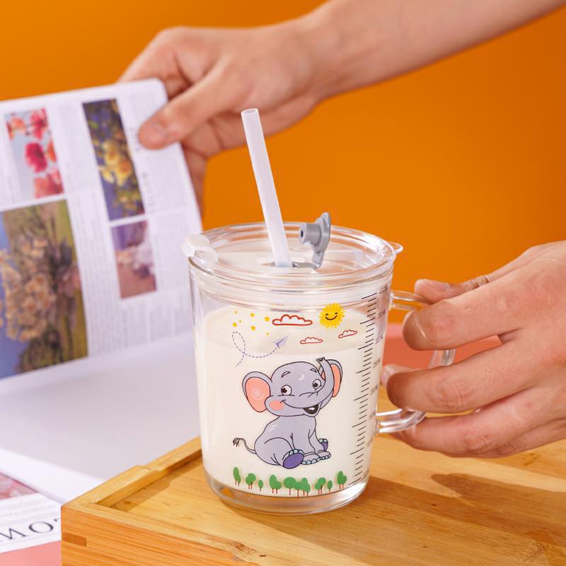High Quality Kids Straw Cup with Lid and Handle Cute Glass Tumbler with Scale for Water Tea Milk Coffee Elephant Cartoon Pattern