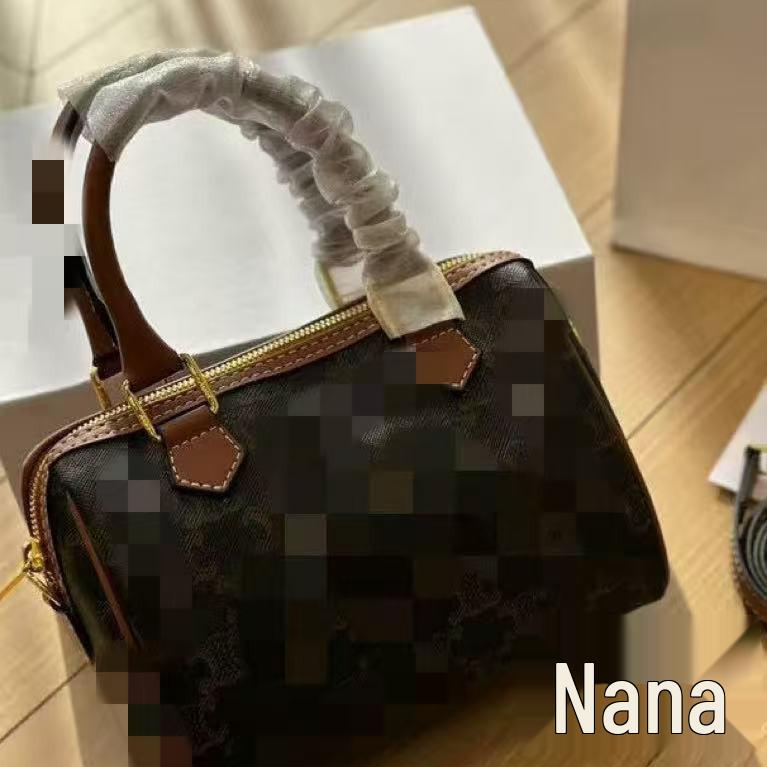 

2025 Autumn/Winter Women s Versatile Arc de Triomphe Leather Boston Pillow Bag - Handbag, Shoulder, Crossbody 19*13 cm