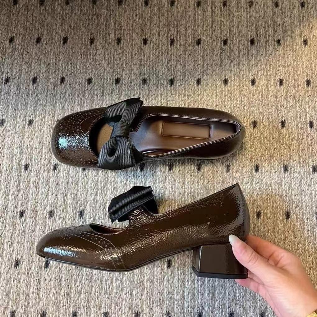 

Версия из овчины~ туфли-лодочки Мэри Джейн в стиле miu из натуральной кожи, женские туфли на высоком толстом каблуке с гравировкой, маленькие кожаные туфли, ladyshoes 40 коричневый